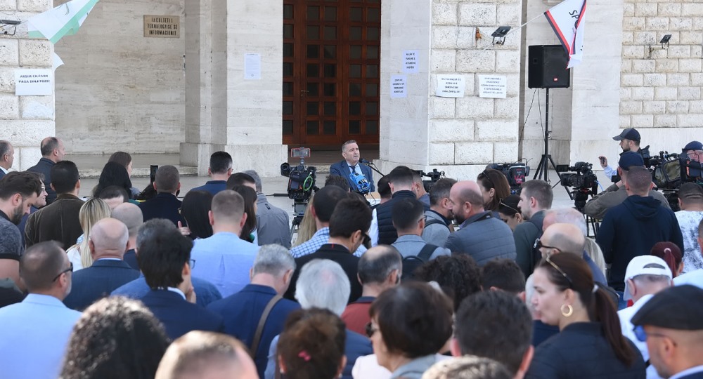 Pedagoget paralajmerojne proteste, rritja 7 per qind e pages e papranueshme